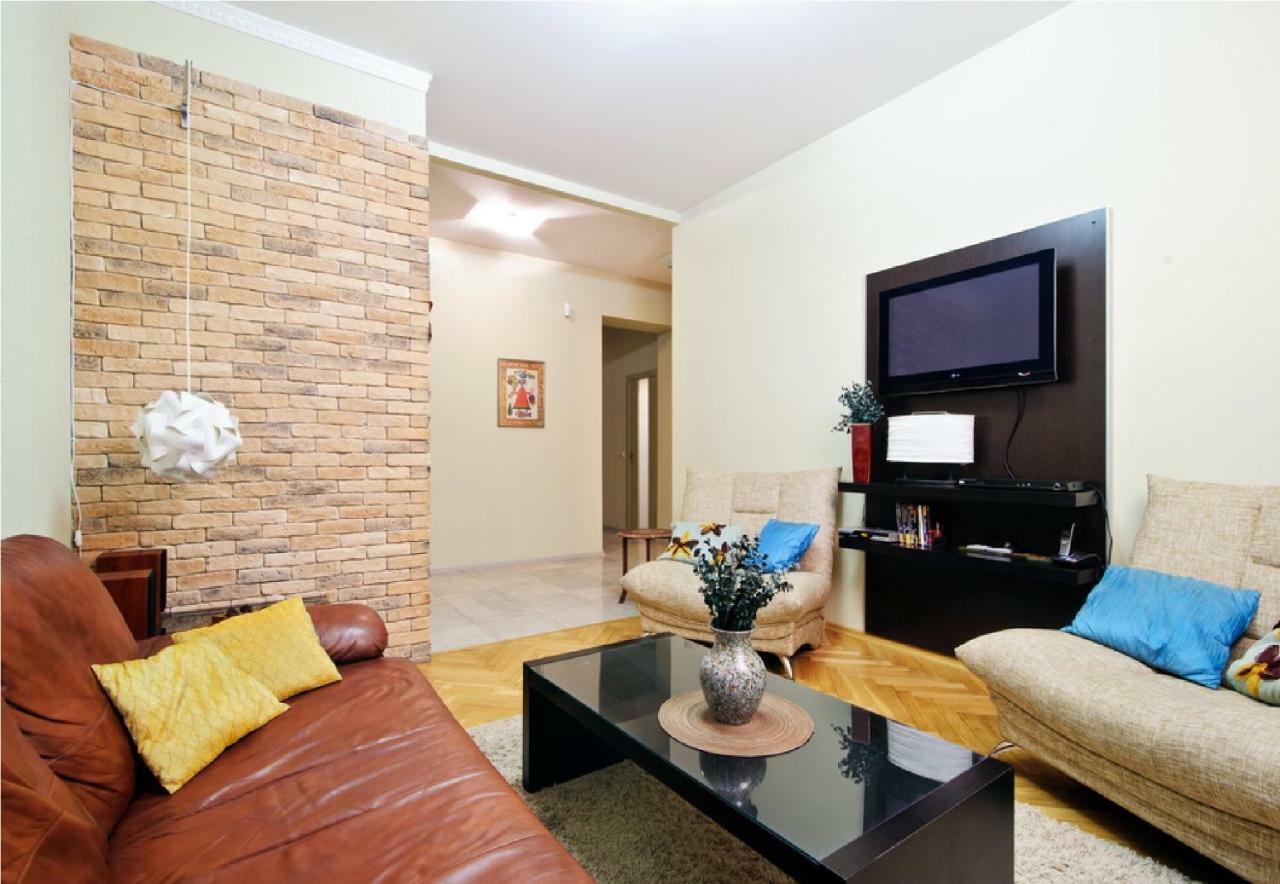 Vip-Kvartira By On The Academy Of Sciences Apartment Minsk Ngoại thất bức ảnh